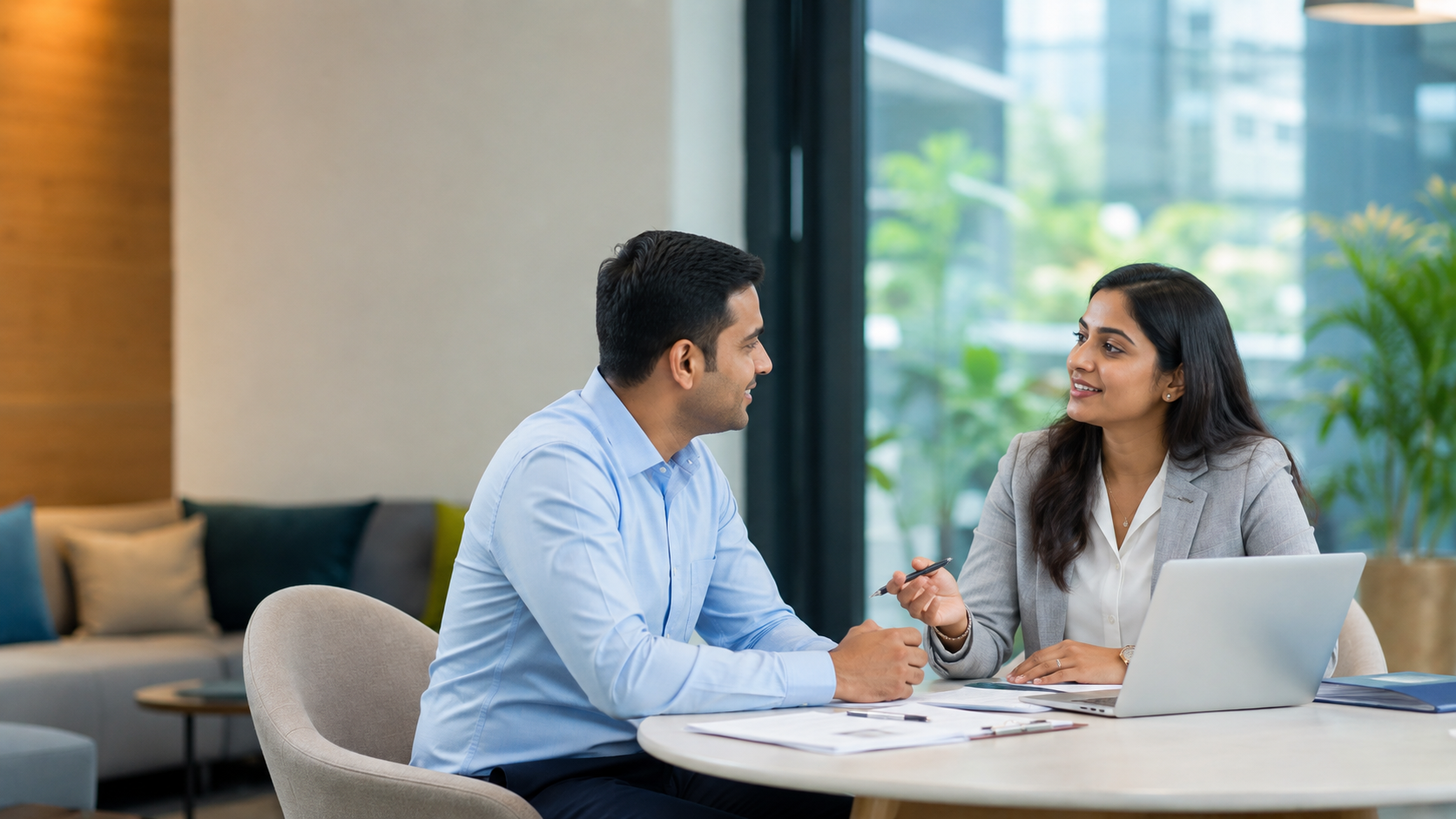 A VIMA advisor helping an employee understand their benefits and claims process